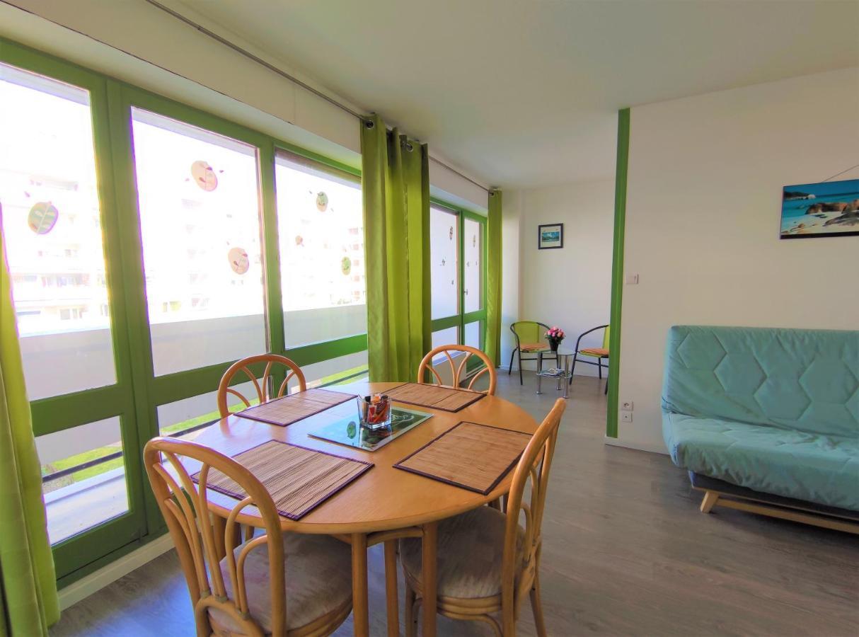 6 Appartements Et 4 Adresses A Mi-Chemin Entre Le Vieux Port Et L Ile De Re Ла-Рошель Экстерьер фото