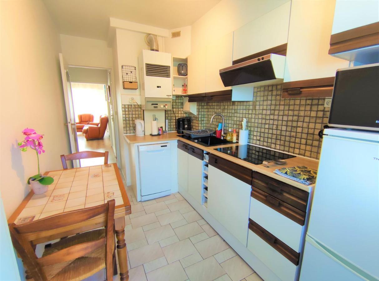 6 Appartements Et 4 Adresses A Mi-Chemin Entre Le Vieux Port Et L Ile De Re Ла-Рошель Экстерьер фото