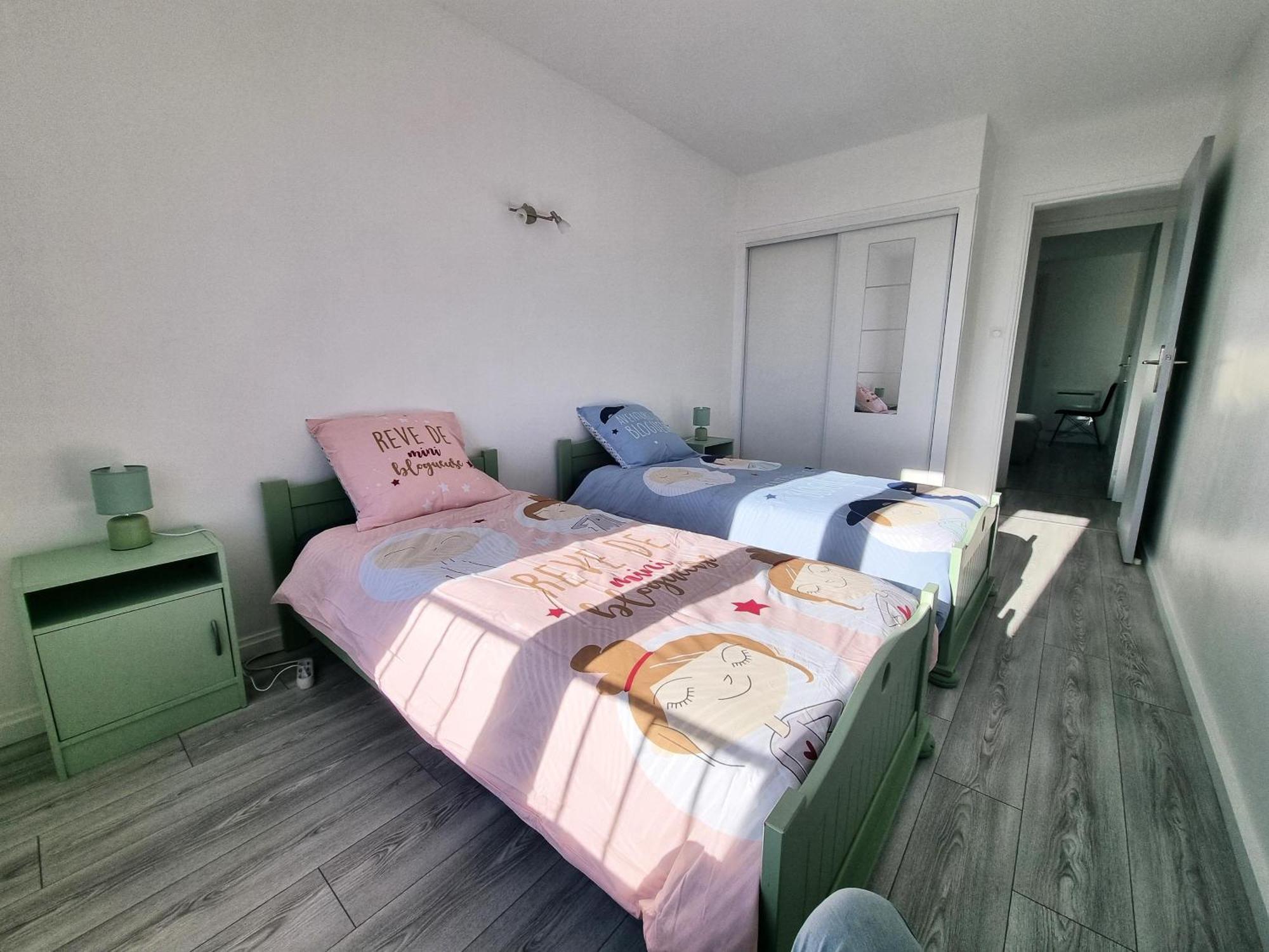 6 Appartements Et 4 Adresses A Mi-Chemin Entre Le Vieux Port Et L Ile De Re Ла-Рошель Экстерьер фото